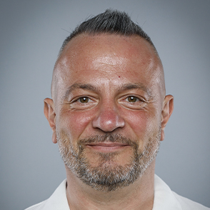 Валентин Великов